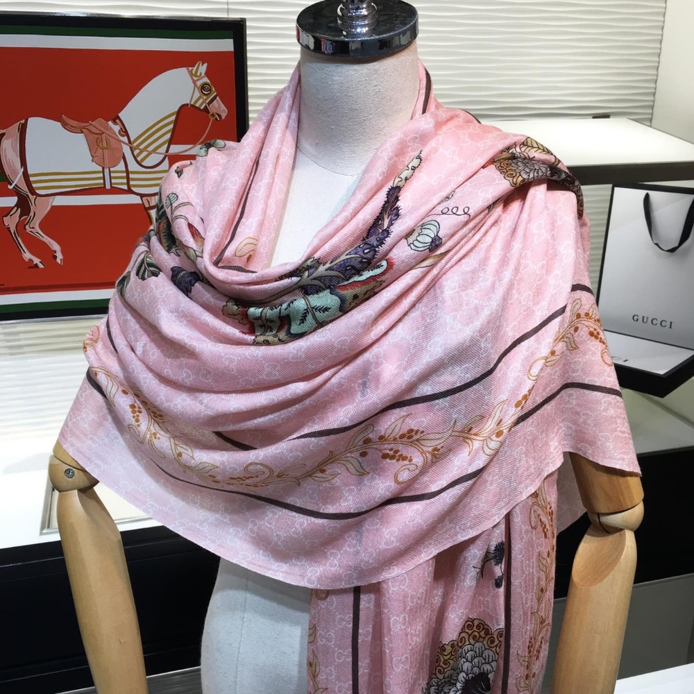 Scarfs - Picture 3 of 3